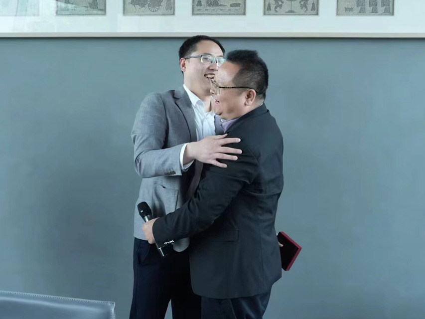 CCTV對(duì)話欄目--采訪中